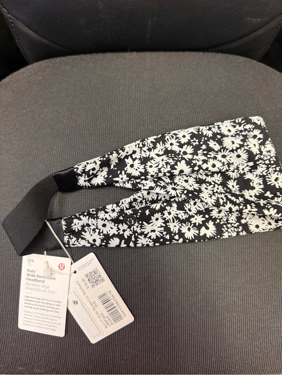 lululemon athletica Accessories - lululemon athletica Black & White Floral Wide Reversible Headband